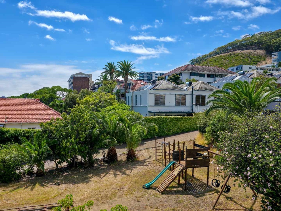 2 Bedroom Property for Sale in Sea Point Western Cape